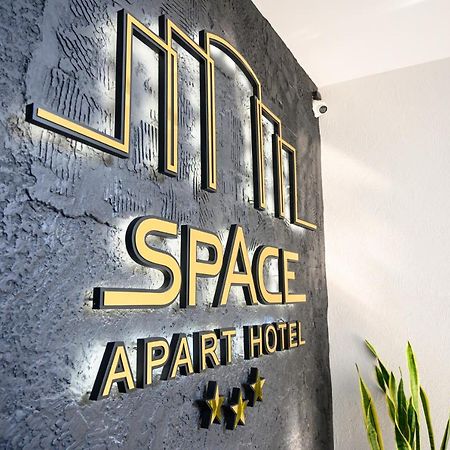 Space Apart Hotel Lutsʼk Dış mekan fotoğraf