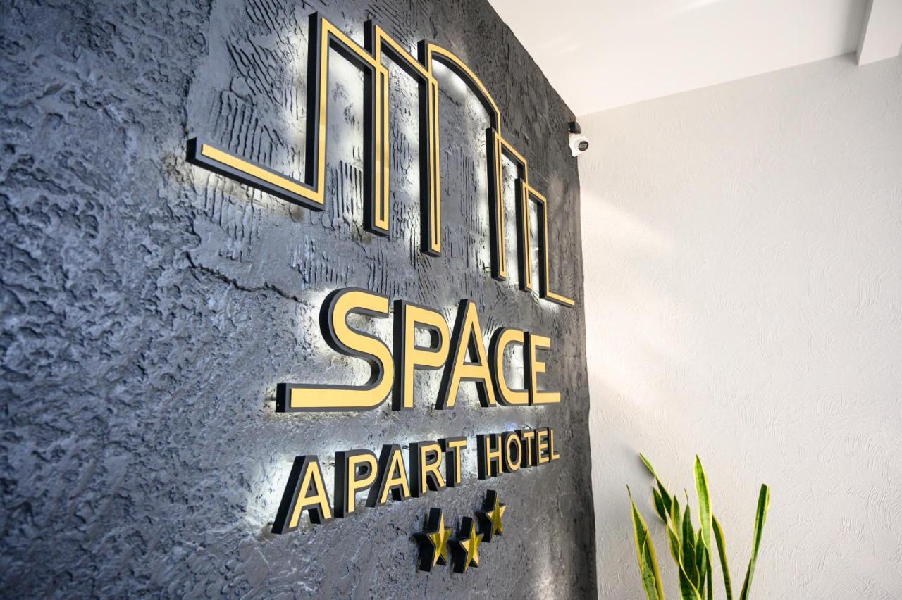 Space Apart Hotel Lutsʼk Dış mekan fotoğraf