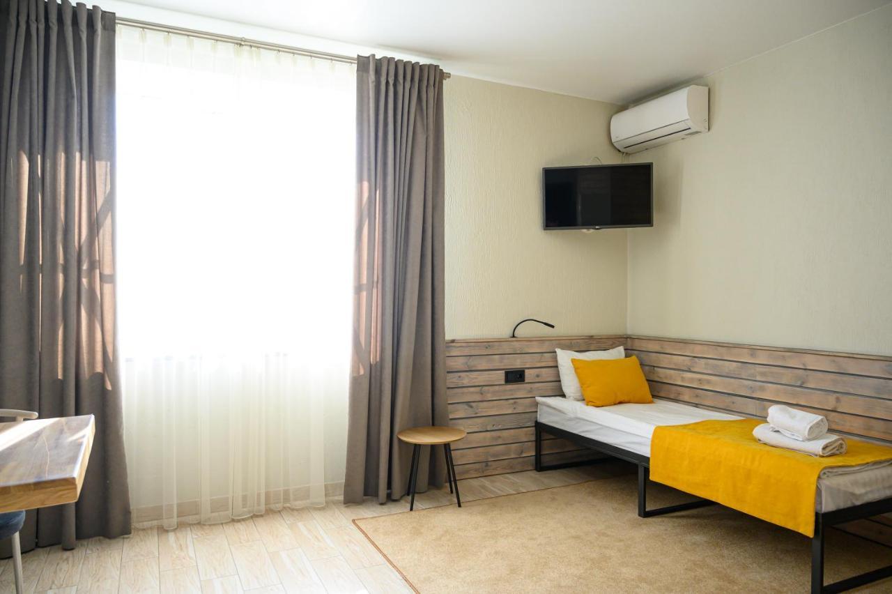 Space Apart Hotel Lutsʼk Dış mekan fotoğraf