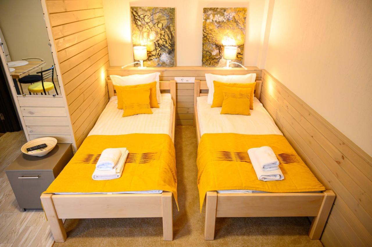Space Apart Hotel Lutsʼk Dış mekan fotoğraf