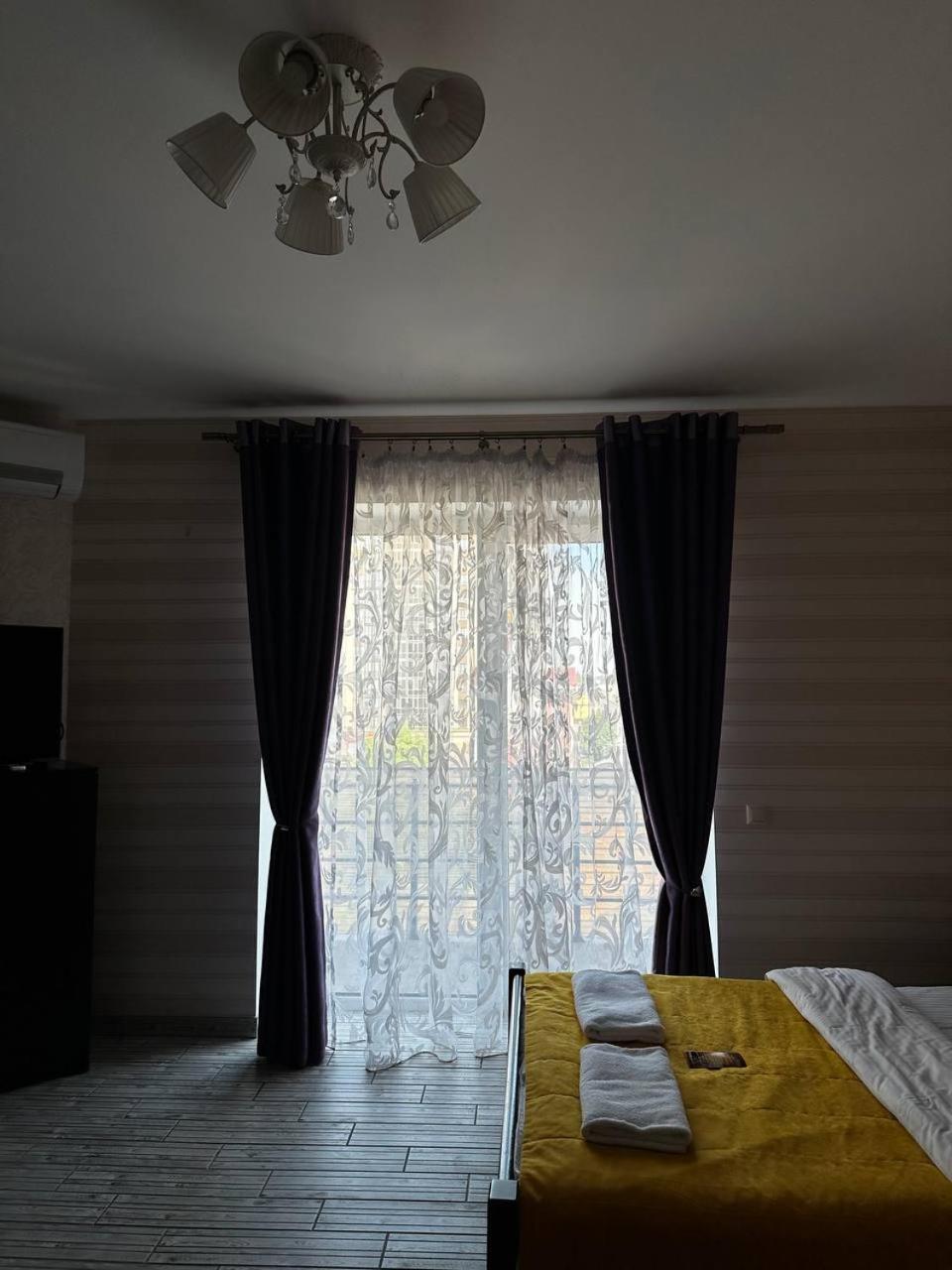 Space Apart Hotel Lutsʼk Oda fotoğraf