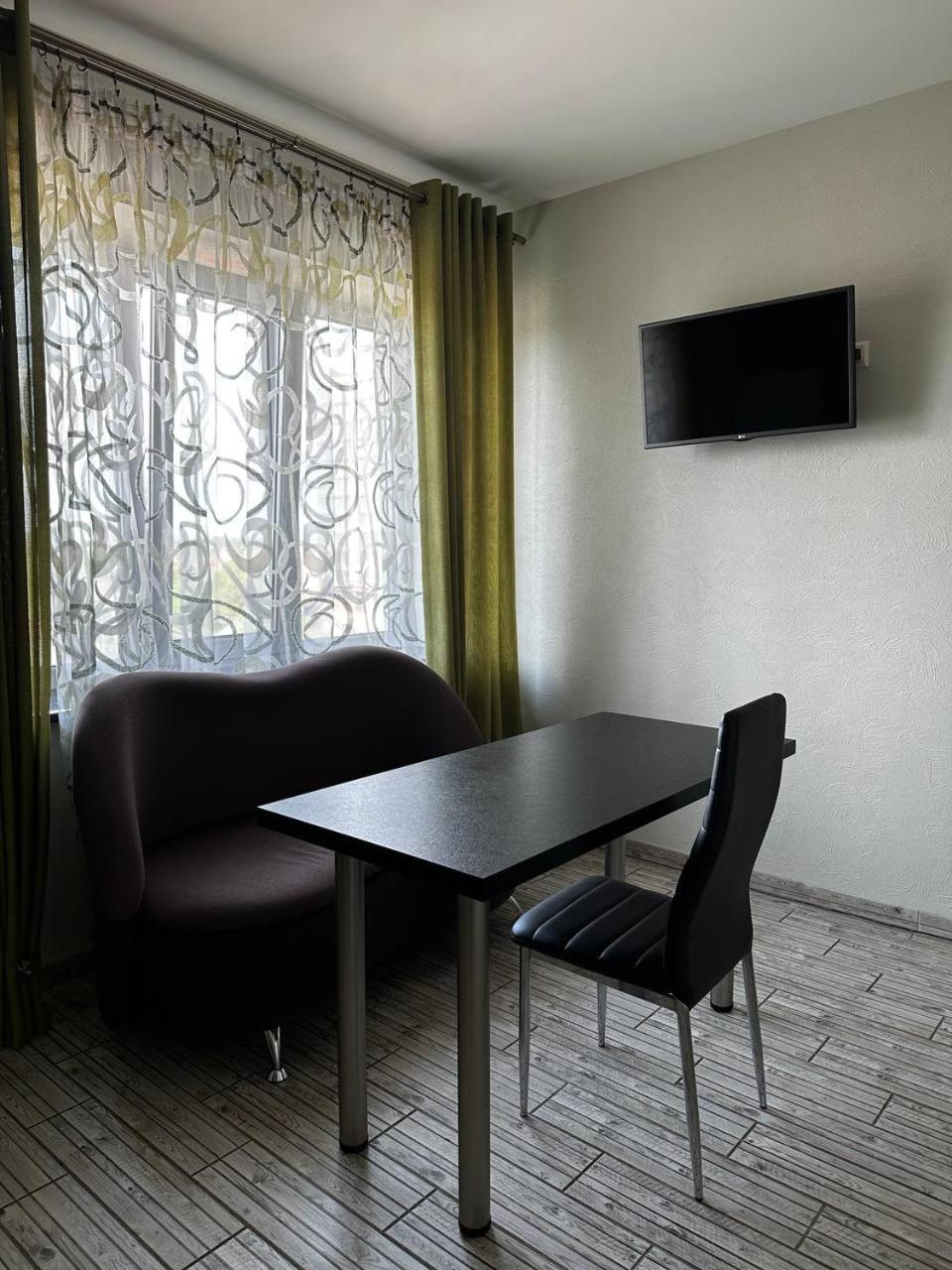 Space Apart Hotel Lutsʼk Oda fotoğraf