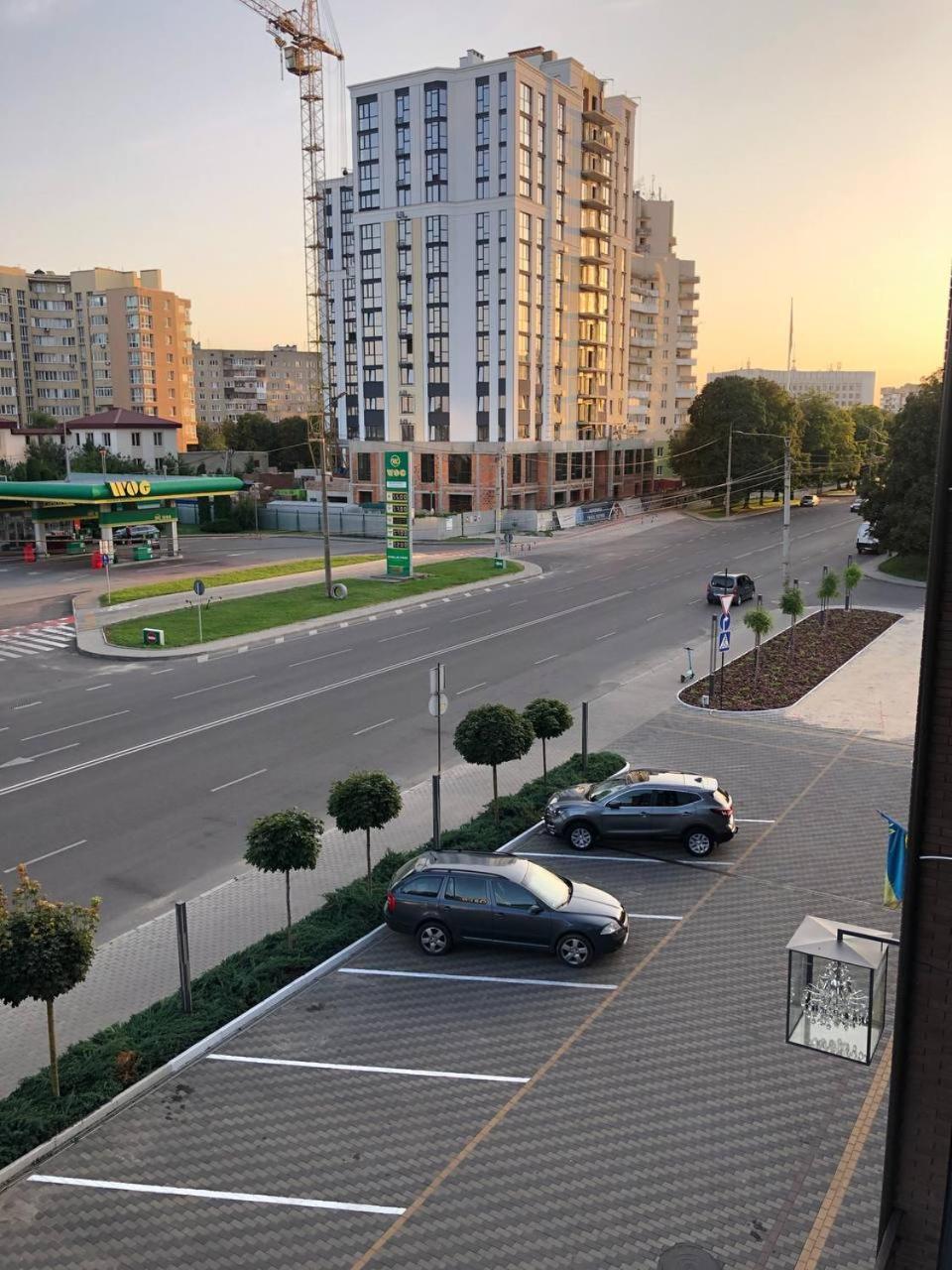 Space Apart Hotel Lutsʼk Dış mekan fotoğraf