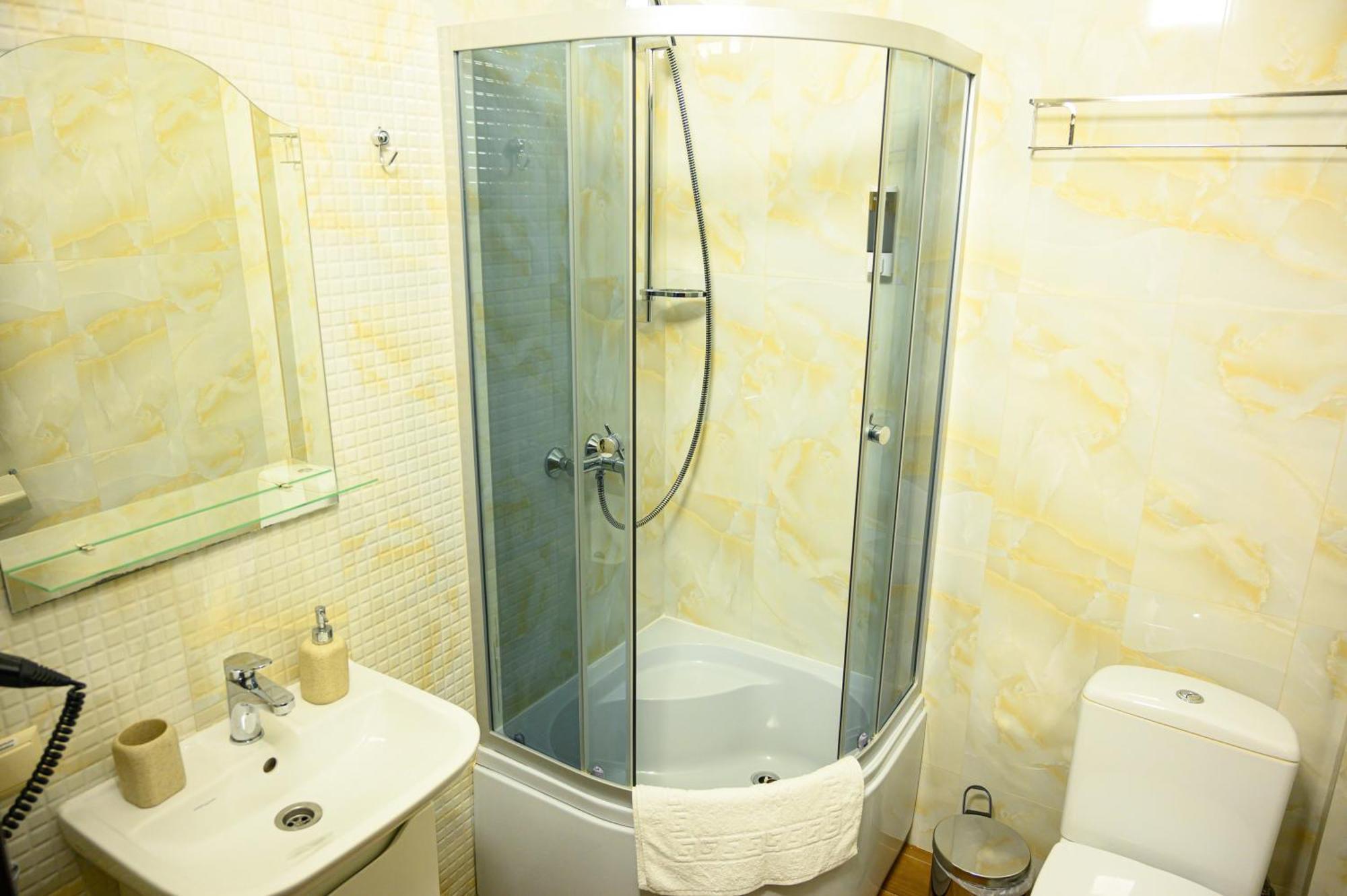 Space Apart Hotel Lutsʼk Dış mekan fotoğraf